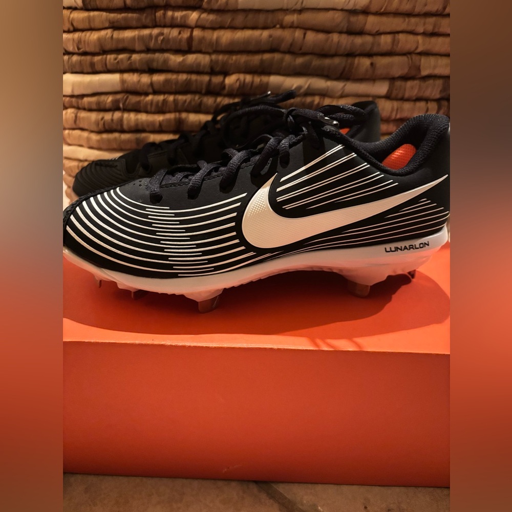 NIKE LUNAR HYPERDIAMOND 3 PRO
METAL CLEATS WOMEN 7 softball soccer baseball
